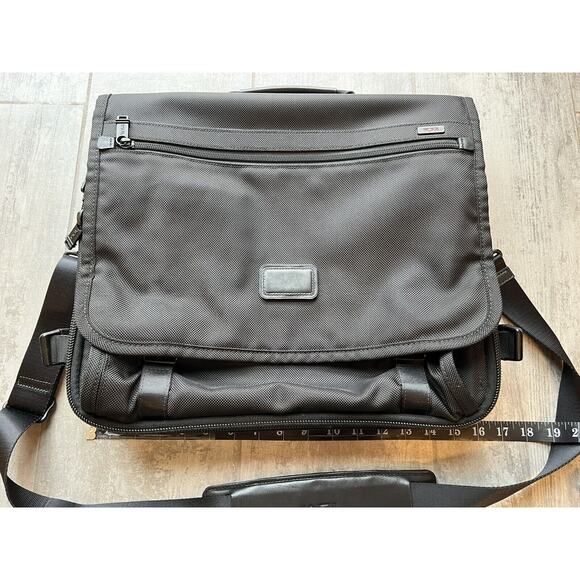 TUMI Expandable Alpha T-Pass Medium Screen Laptop Messenger Designer Briefcase - Picture 14 of 16